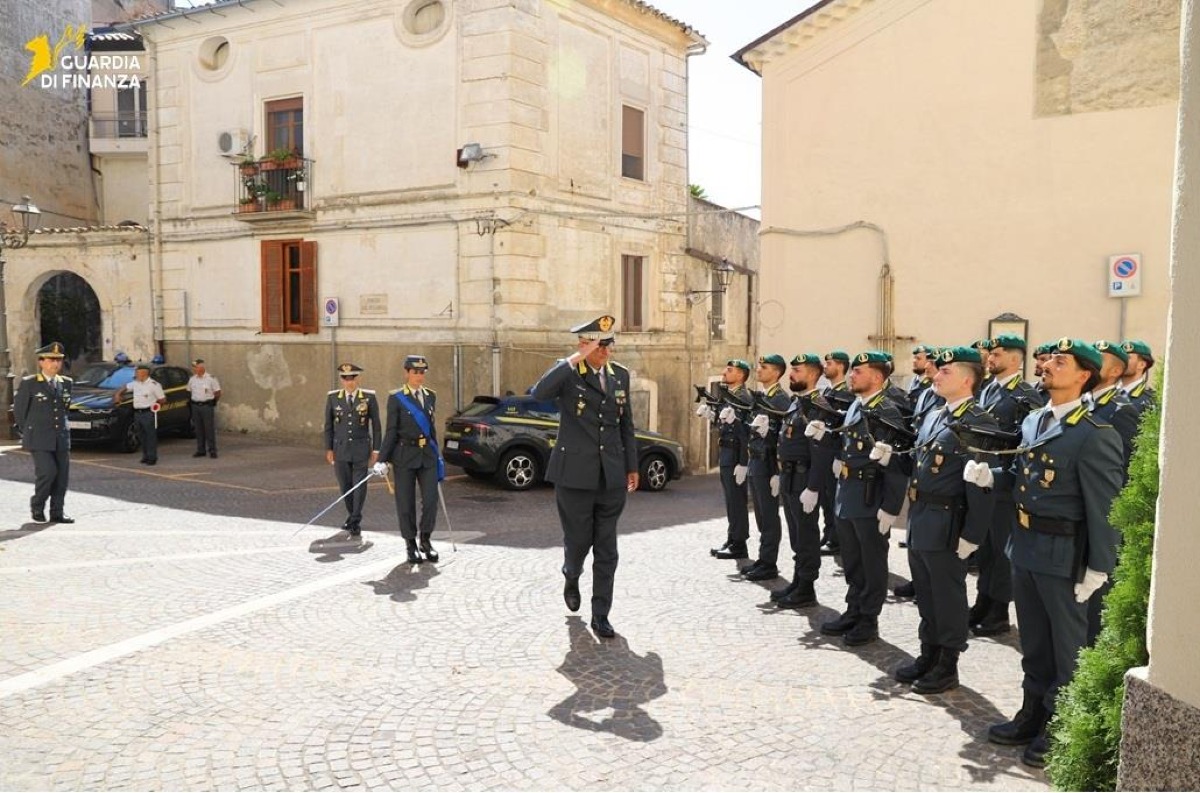 Catanzaro, Guardia di Finanza: visita del Comandante Interregionale dell'Italia Sud-Occidentale - 