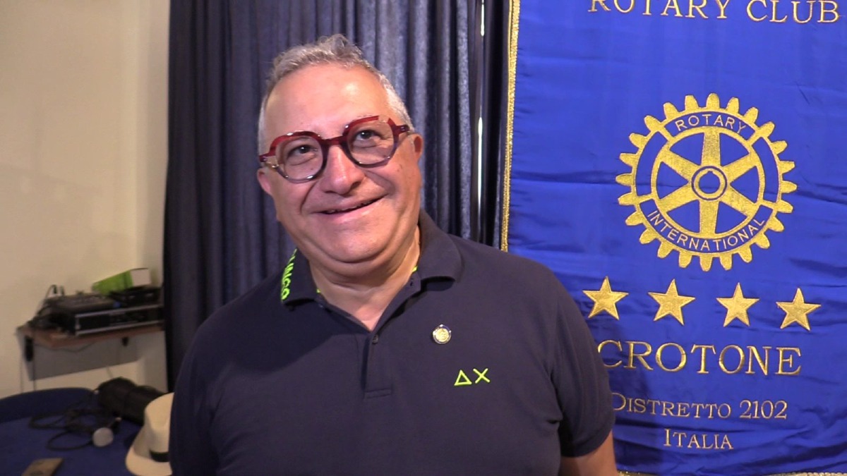(VIDEO) Carmine Franco Amoruso nuovo presidente del Rotary Club di Crotone - 