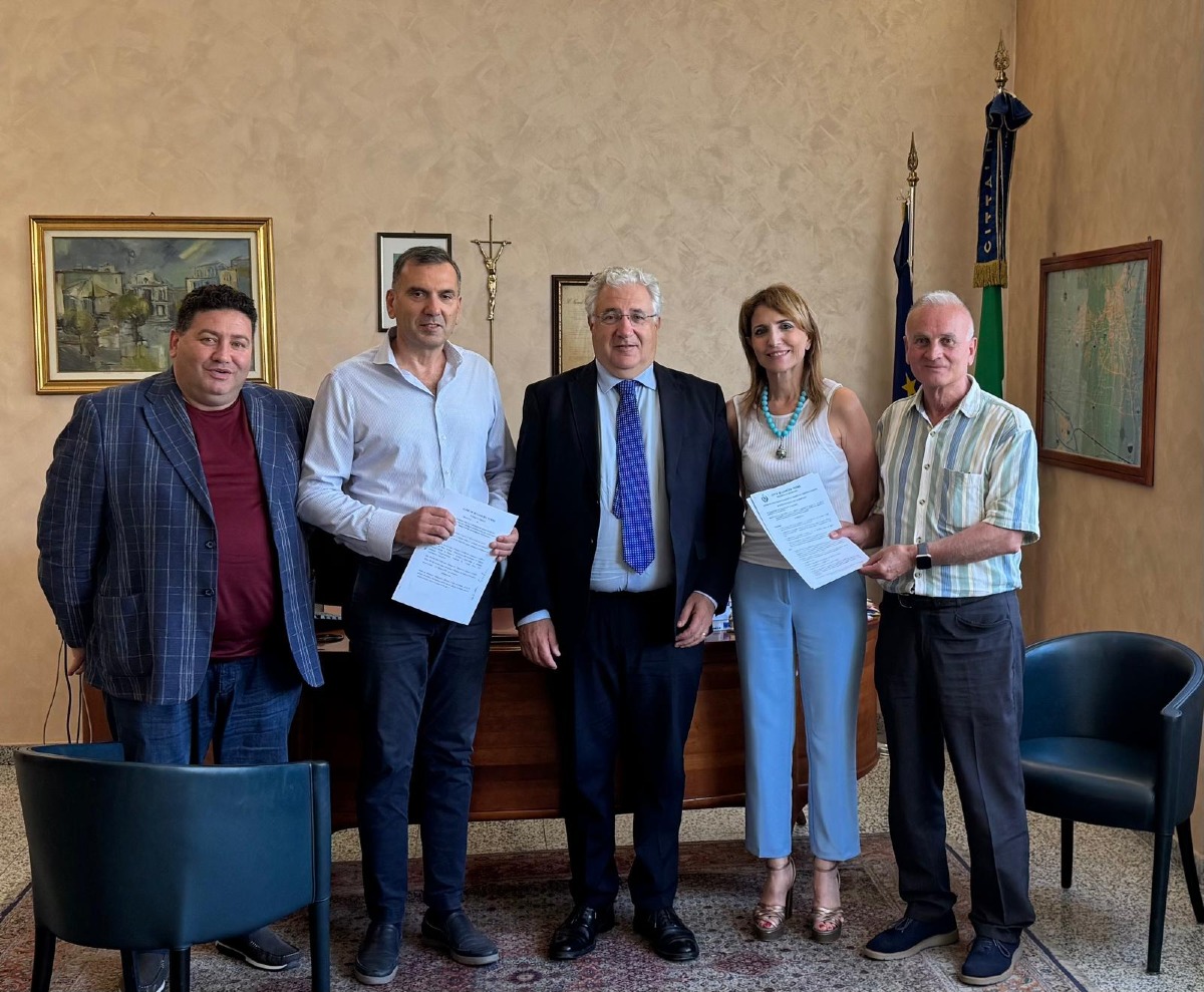 Chiostro di San Domenico: firmato l'accordo che pone le basi per la costruzione del polo culturale a Lamezia Terme - 