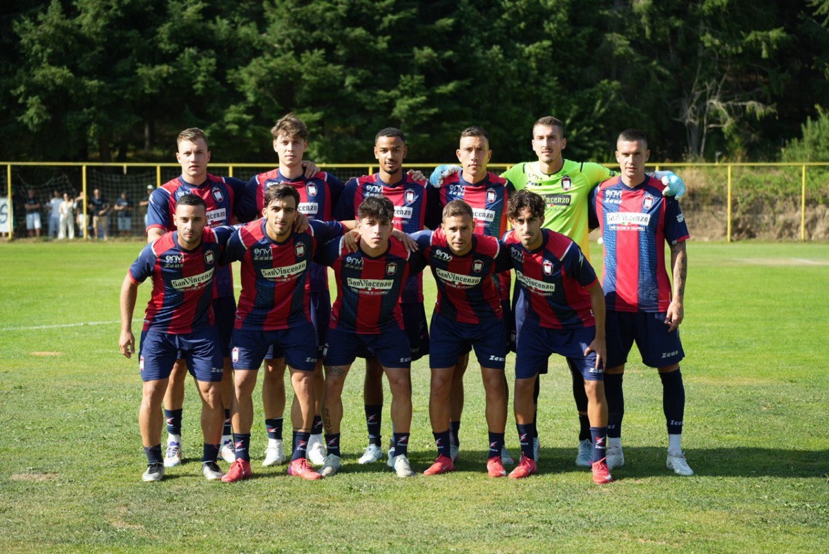 Serie C, Crotone: gli squali vincono per 6-1 la prima amichevole estiva contro il Rocca di Neto - 