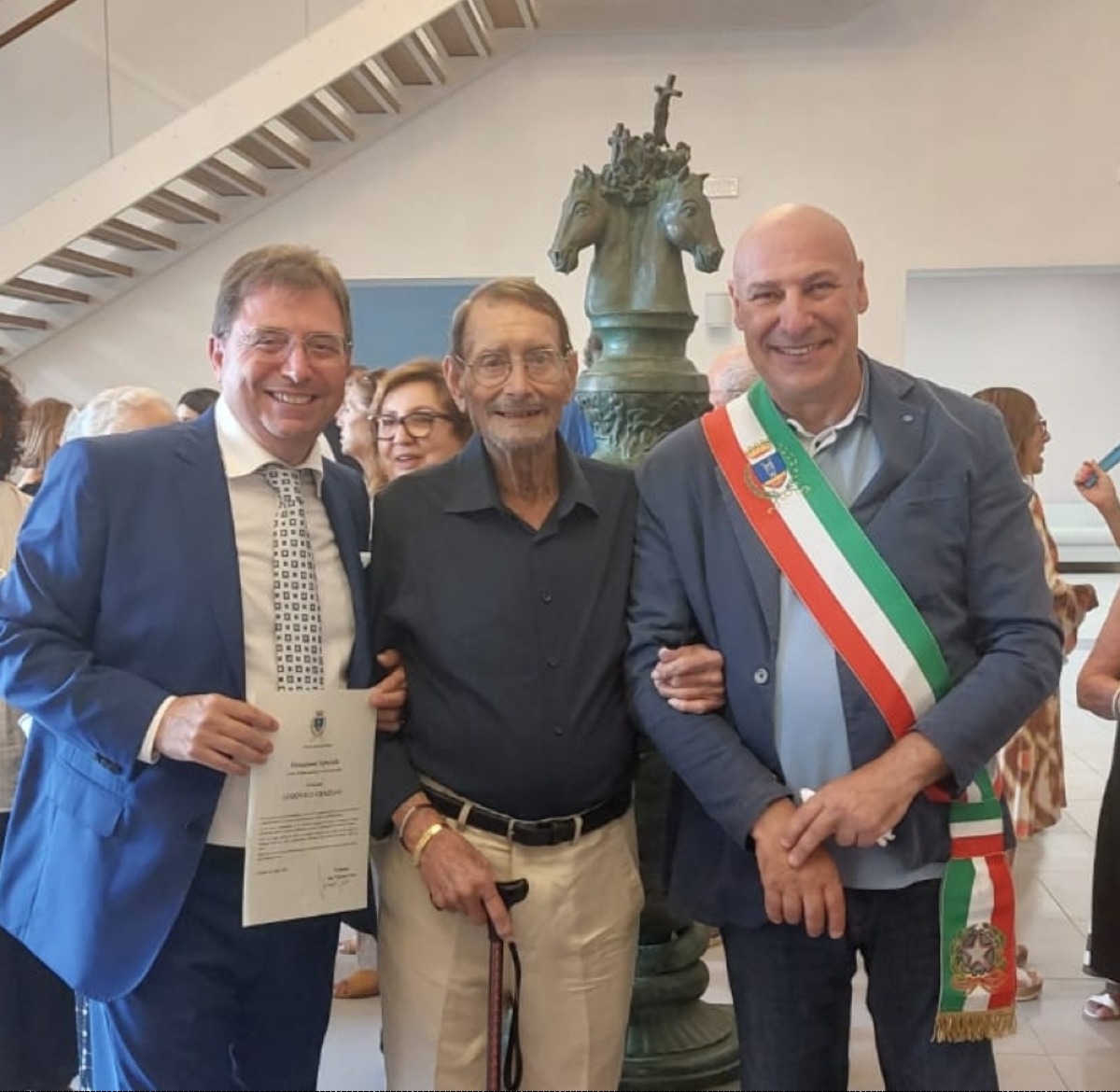 Crotone, un’opera del maestro Ludovico Graziani installata nel Teatro Comunale “Vincenzo Scaramuzza” - 