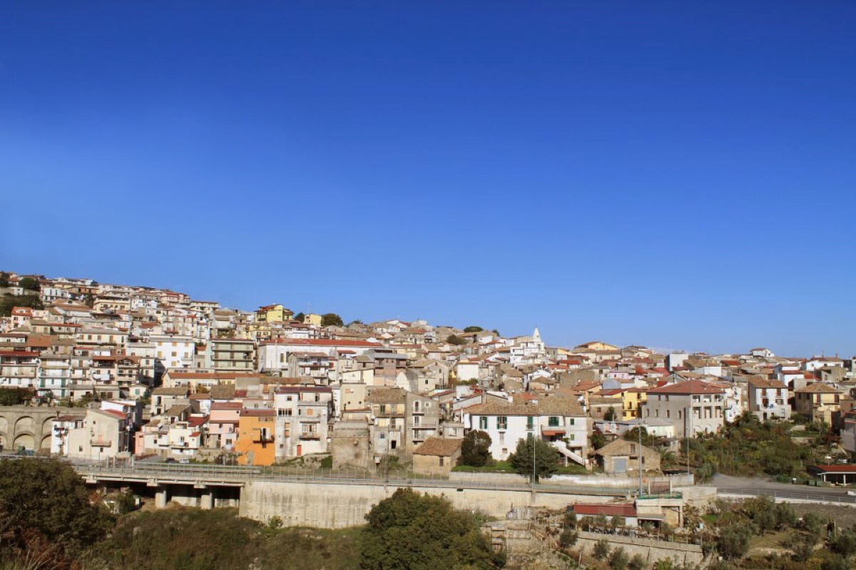 Progetto "Case a 1 euro", in Calabria iniziativa sul recupero delle abitazione abbandonate nel centro storico - 