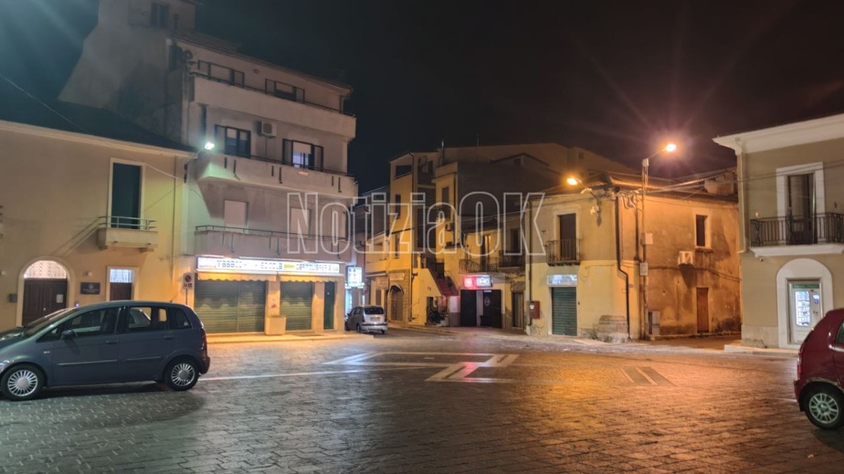 Isola C.R., restrizioni per le attività di somministrazione, vendita e distributori automatici di bevande - 