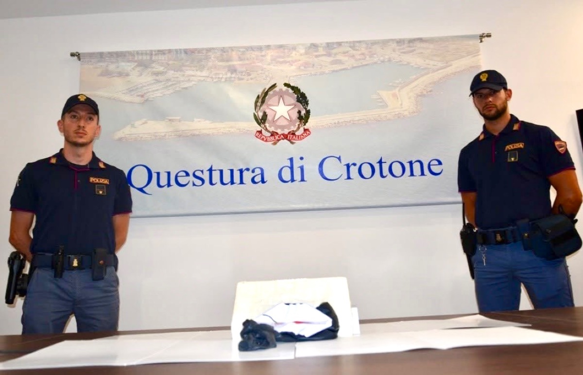 Crotone: la Polizia ferma corriere della droga con oltre un chilogrammo di cocaina purissima - 