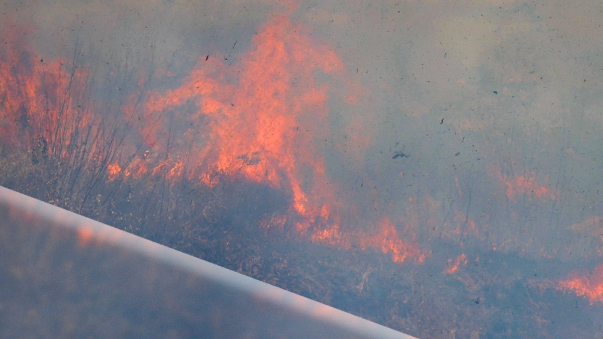 Maxi incendio a Cirò Marina: evacuate oltre 180 persone dal villaggio Volvito - 