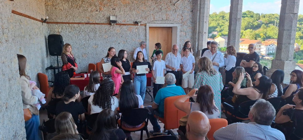 Grimaldi - Consegnate le borse di studio “Mario Aiello” ai giovani studenti meritevoli - 