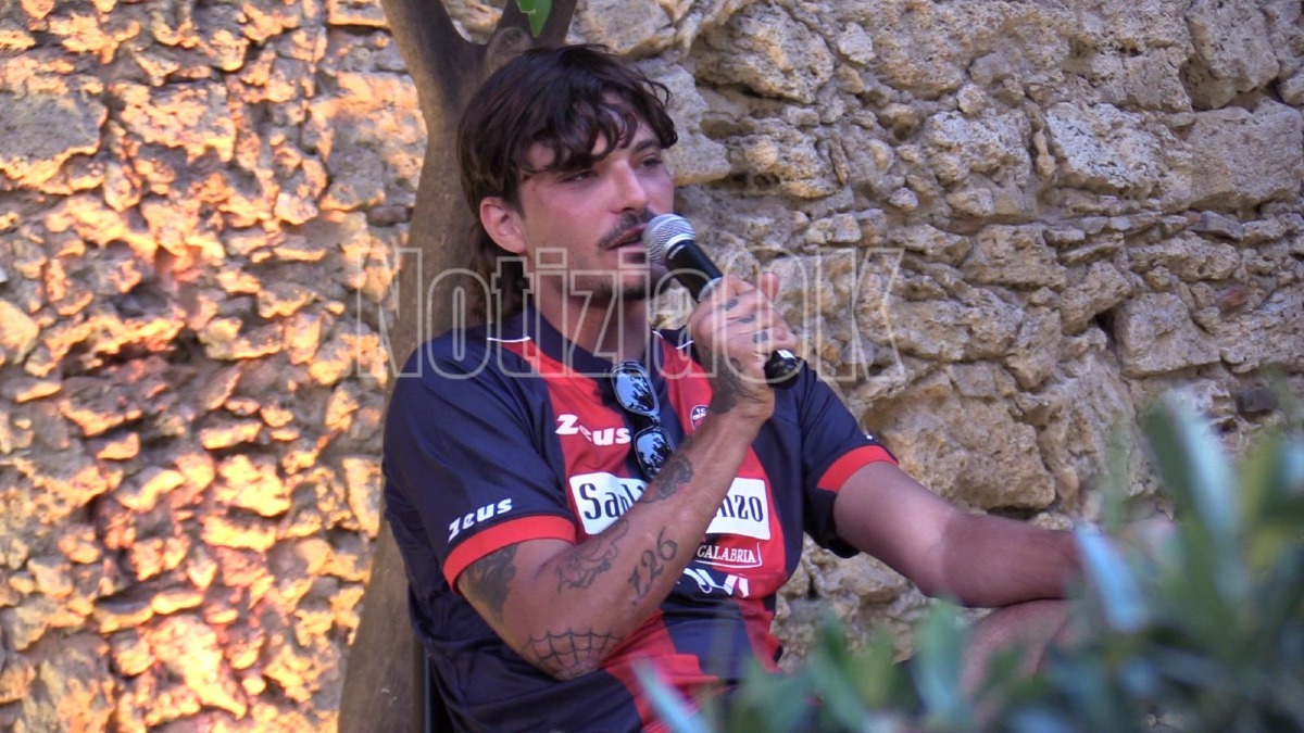 Ketama126 conquista Crotone: “Il mare qui è stupendo, Crotone è grandissima” - 
