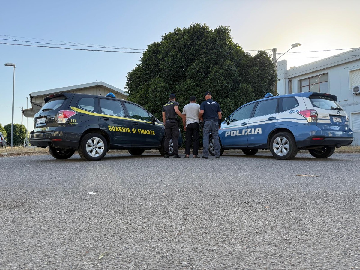 Crotone, arrestato lo scafista dello sbarco del 22 luglio: blitz di polizia e guardia di finanza - 