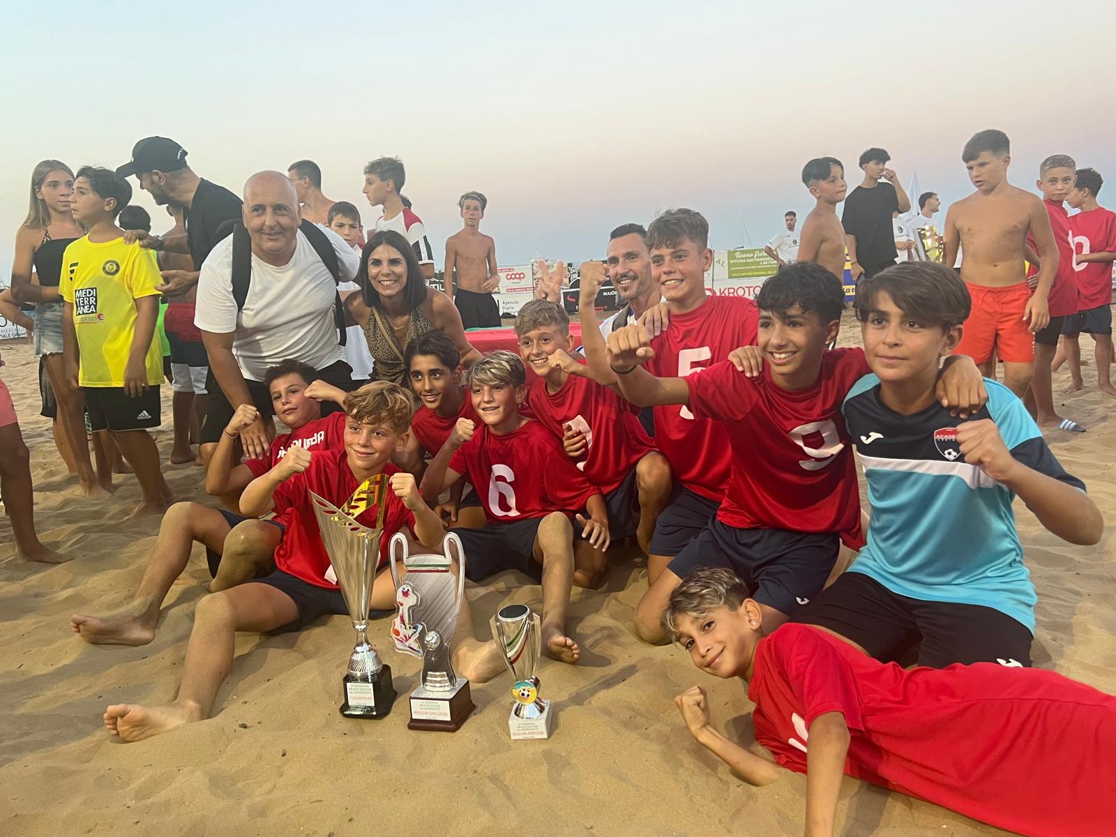 (FOTO) Crotone - Che spettacolo il beach soccer! Academy e People Store da applausi - 
