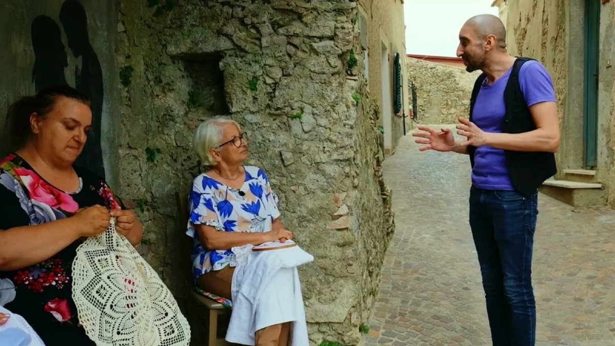 Caccuri protagonista su La7: tra storia, merletti e cultura - 