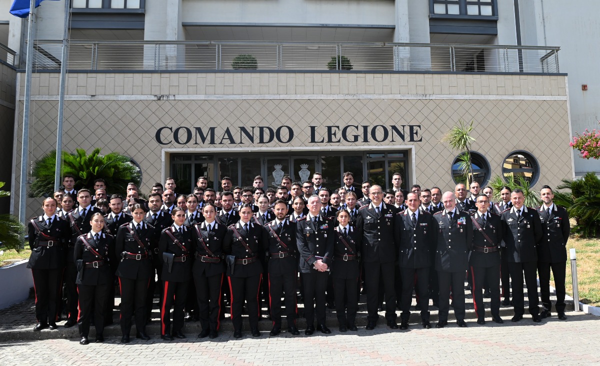 Catanzaro, il Comandante della Legione Carabinieri Calabria incontra i Marescialli Nei Giunti ai reparti - 