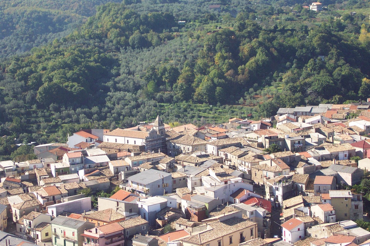 Amaroni, lutto cittadino per la piccola Carlotta: annullate tutte le manifestazioni estive - 