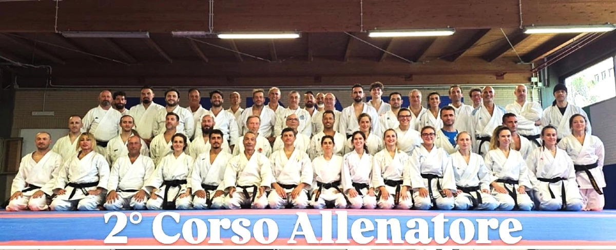 Andrea Esposito dell'Accademia Karate Crotone supera gli esami nazionali per allenatore  - 