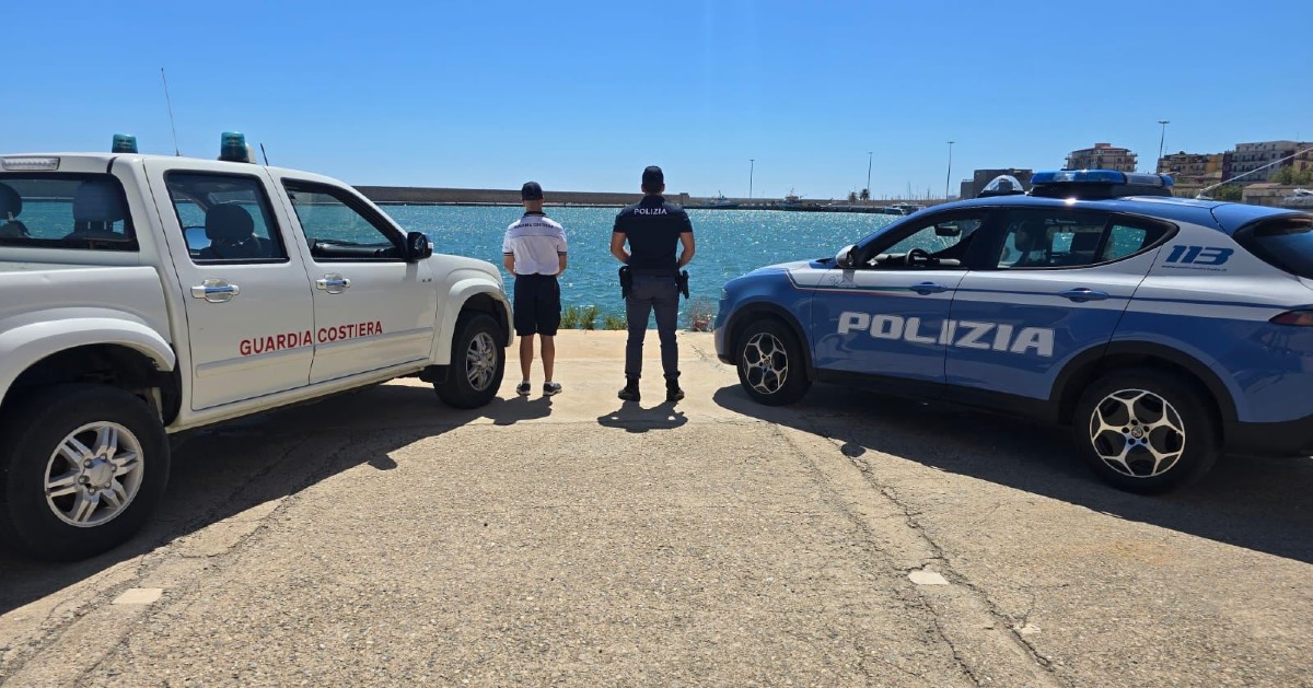 Sequestri, multe e denunce: blitz di Polizia e Capitaneria nei lidi del crotonese - 