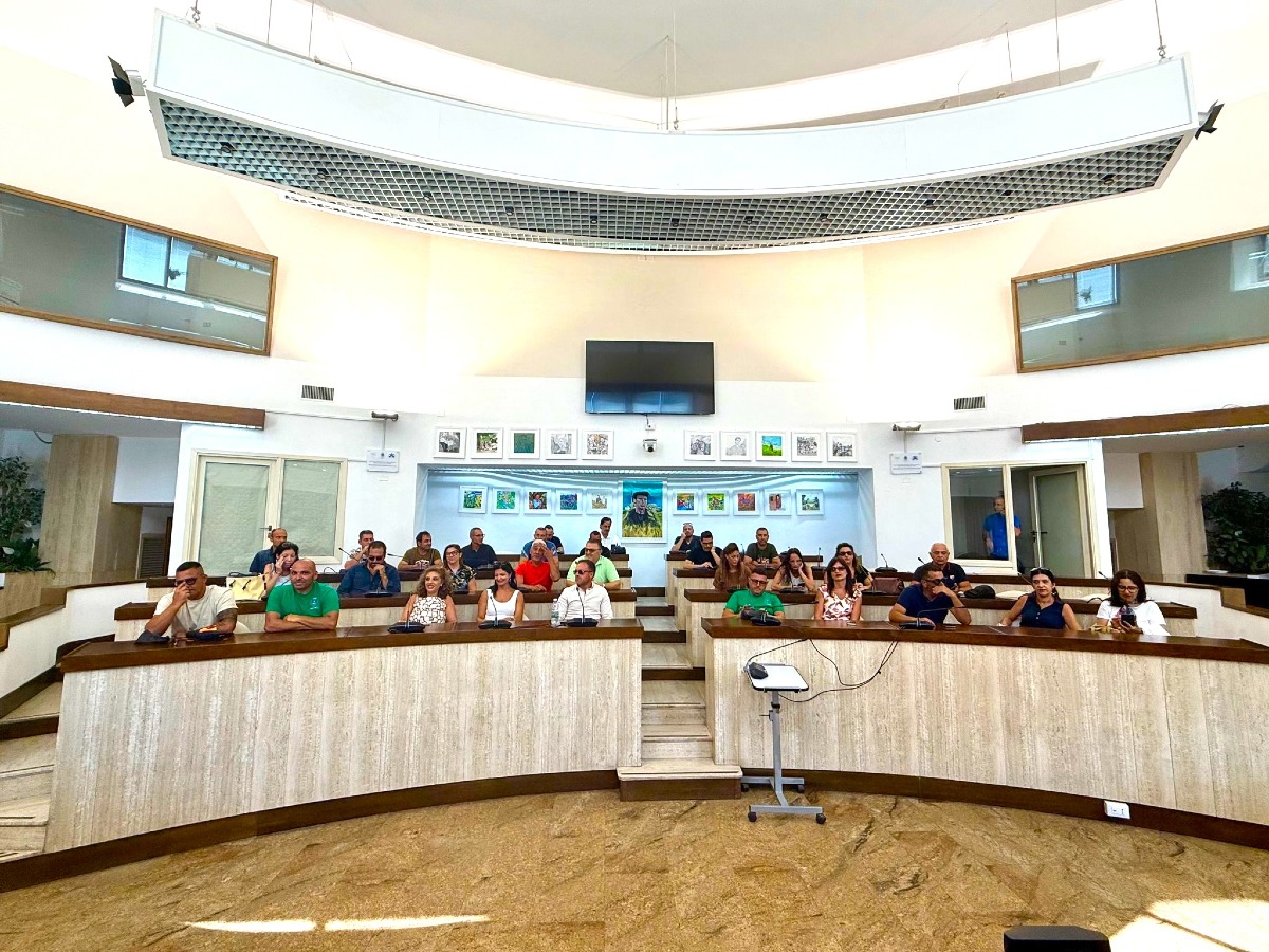 Tirocinanti del Comune di Crotone: “Sì alla stabilizzazione, ma restiamo in assemblea permanente” - 