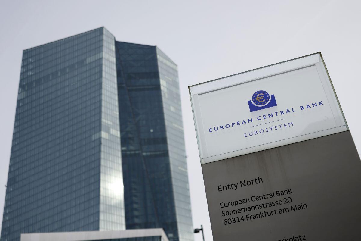 Bce, i tassi restano invariati -