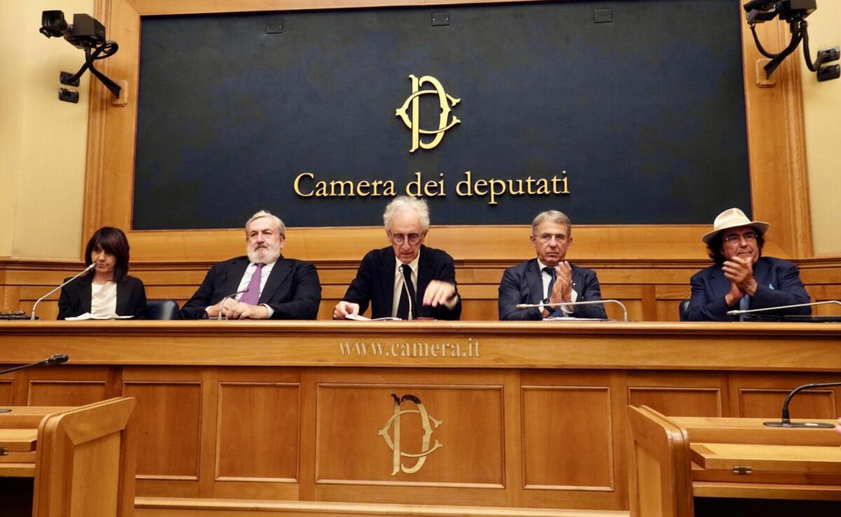 Emiliano alla Camera per candidare bimbi di Gaza a Nobel per la Pace - 