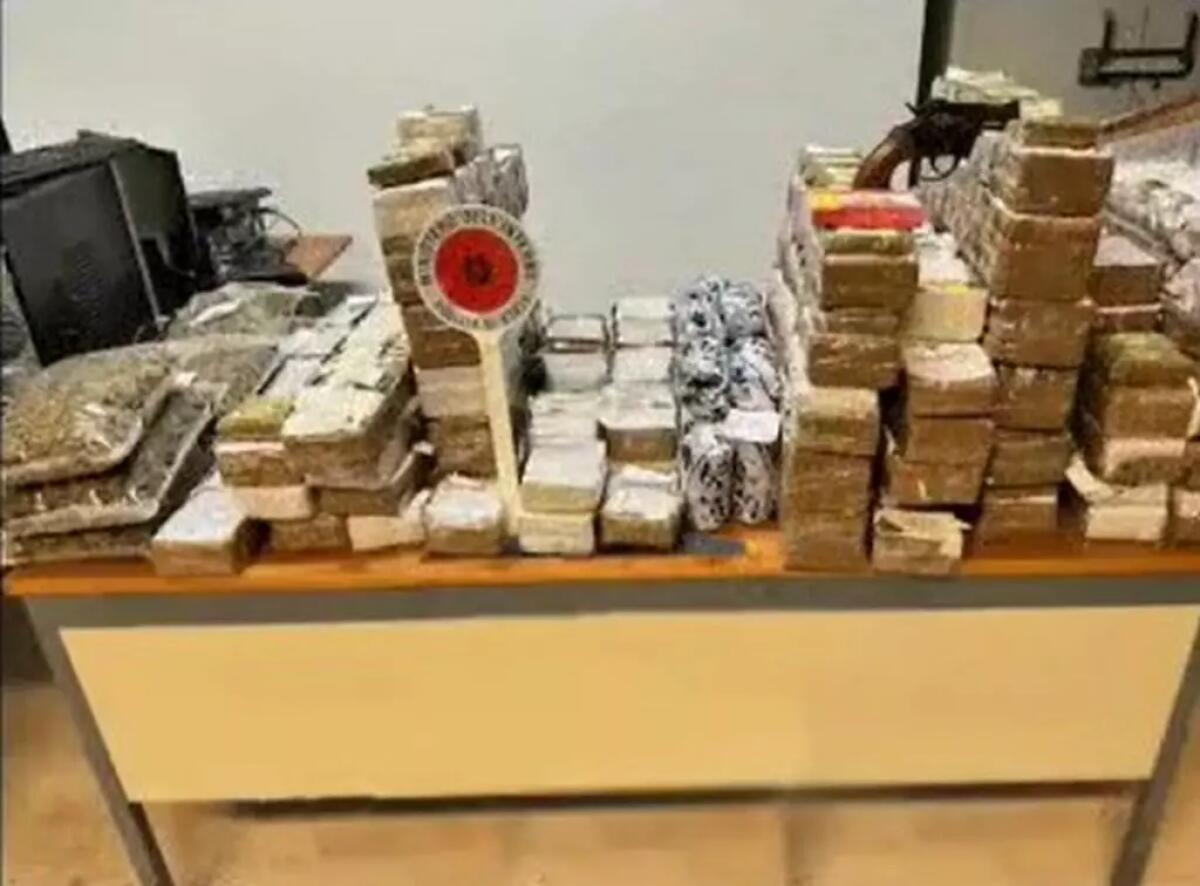 Blitz antidroga con 12 misure cautelari tra Abruzzo, Lazio e Puglia - 
