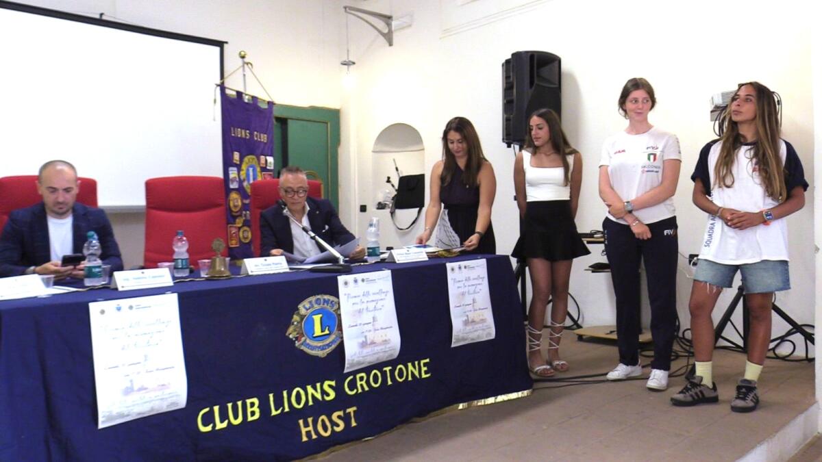 (VIDEO) Premio delle eccellenze: Crotone celebra il territorio, l’impegno sociale e i giovani talenti - 