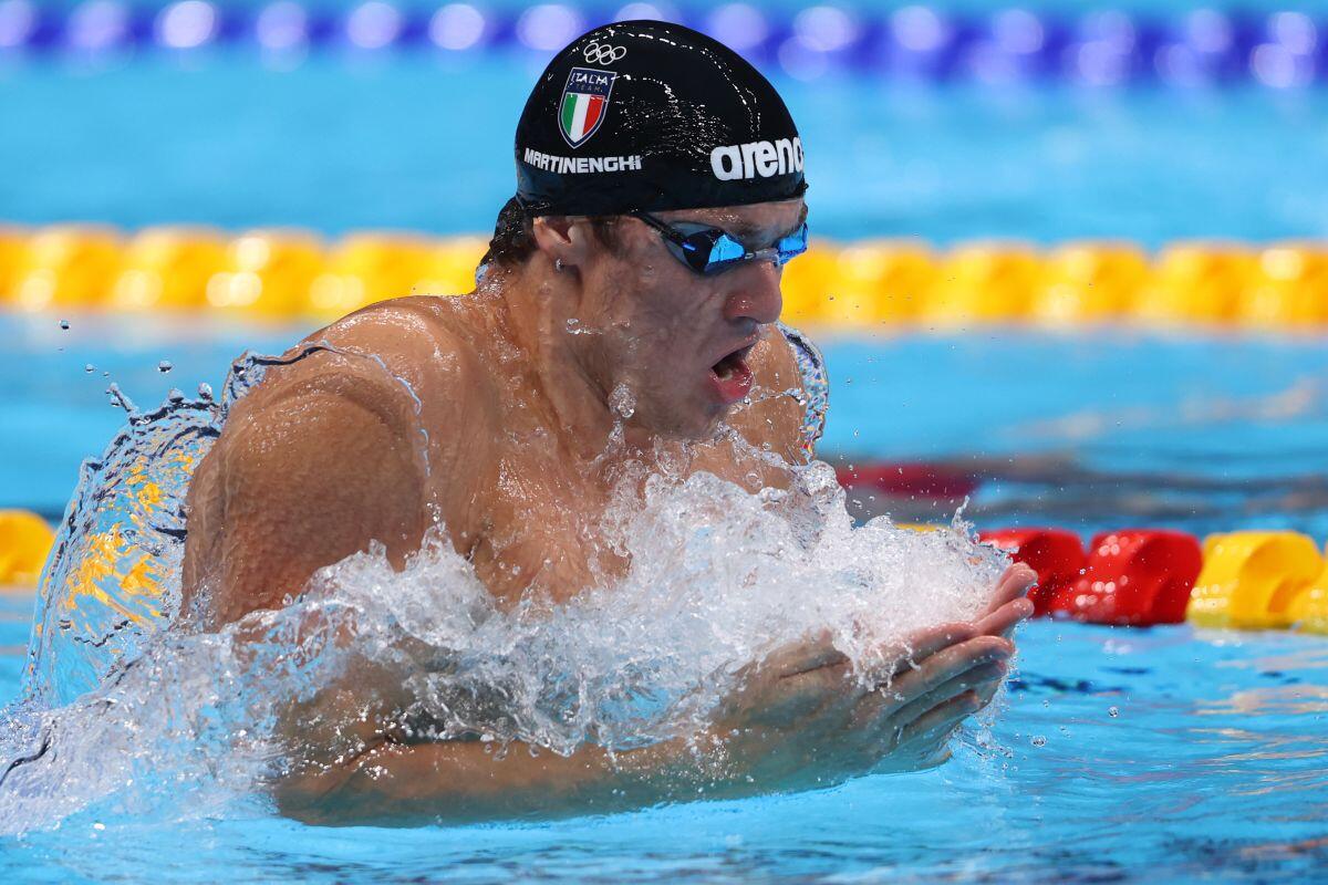 Martinenghi argento iridato nei 100 rana, Ceccon bronzo in 50 delfino -