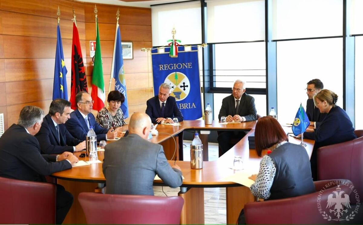 Cosenza: "Onori, cittadinanze e memoria arbëreshe: il Presidente Begaj tra le comunità storiche del Cosentino -