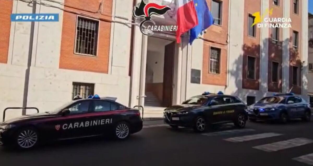 Traffico di droga ed estorsioni, maxi operazione a Reggio Calabria - 