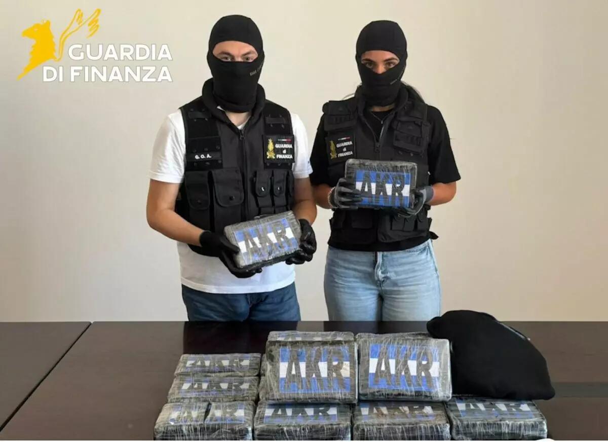Sequestrati a Catania 24 kg di cocaina, arrestato un corriere -