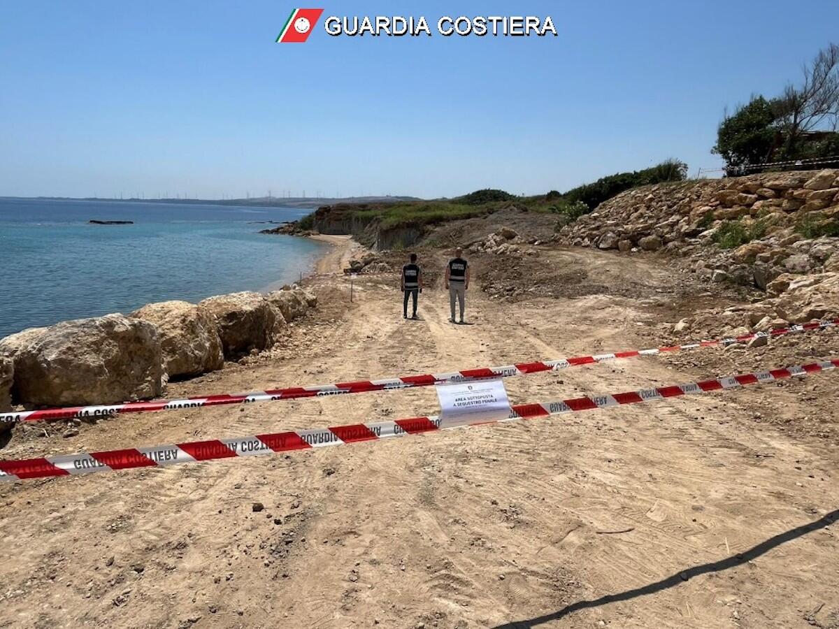 Crotone - Sequestrata area di 3.500 mq nell’Area Marina Protetta Capo Rizzuto: lavori abusivi su costa e scarpata - 