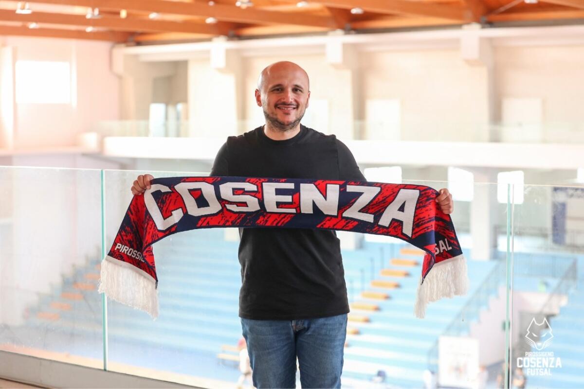 Pirossigeno Cosenza - Alfredo Paniccia sarà il nuovo allenatore rossoblù - 