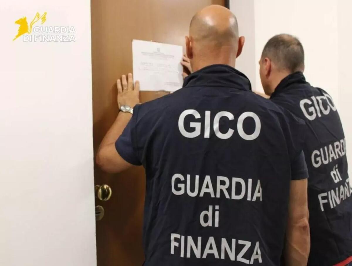 Ancona, sequestrati immobili, auto e quote societarie per oltre 3,3 mln - 