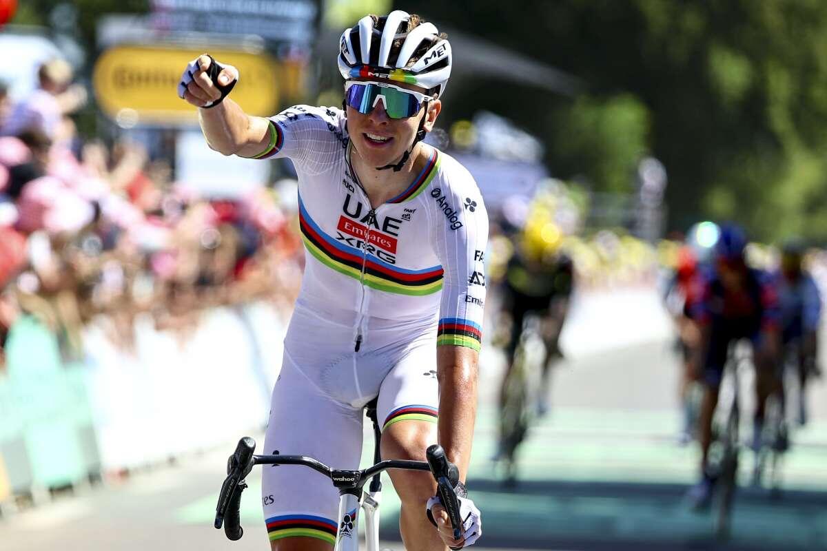 Pogacar concede il bis e torna in maglia gialla al Tour -