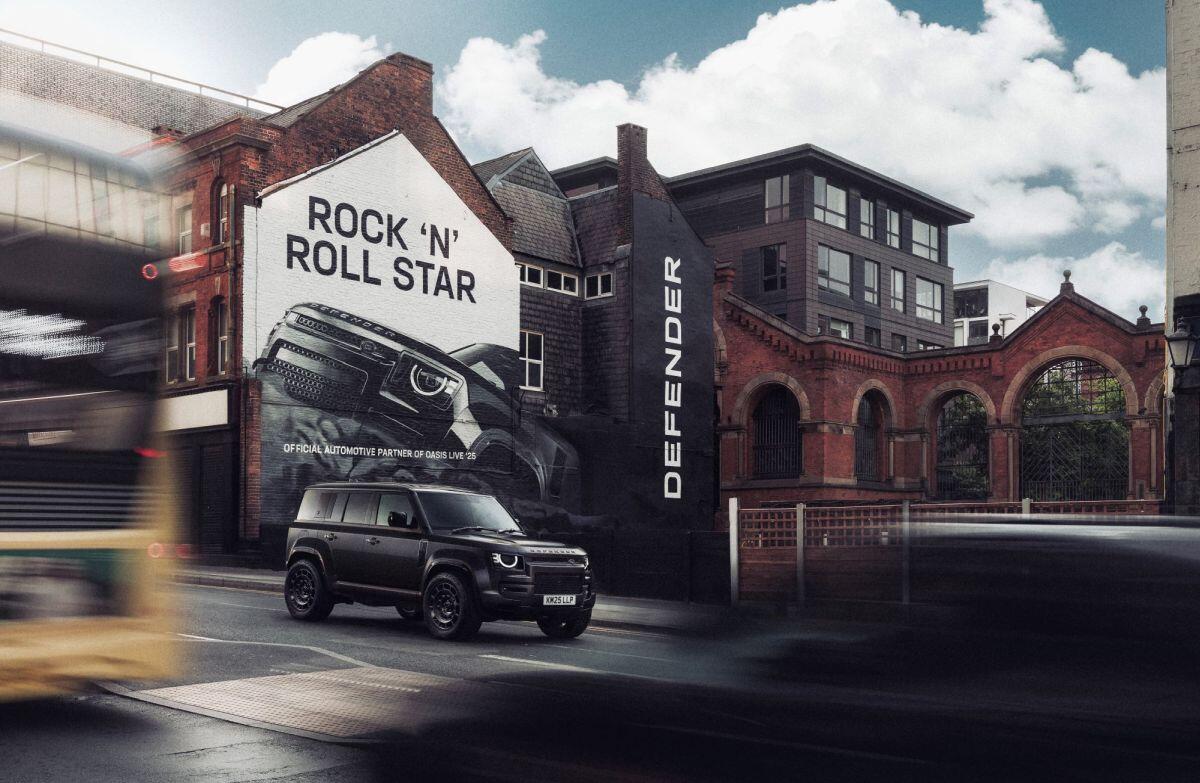 Defender e Oasis, due icone del rock ‘n’ roll insieme - 