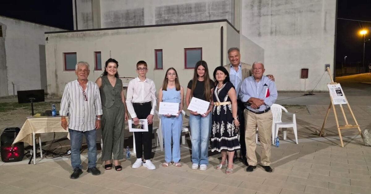 Rocca di Neto, presentato il libro di Cecè Cosimo: una serata di memoria e condivisione - 