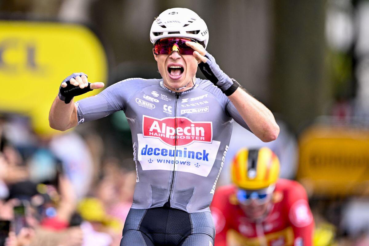 Philipsen vince la prima tappa del Tour, Ganna ritirato - 