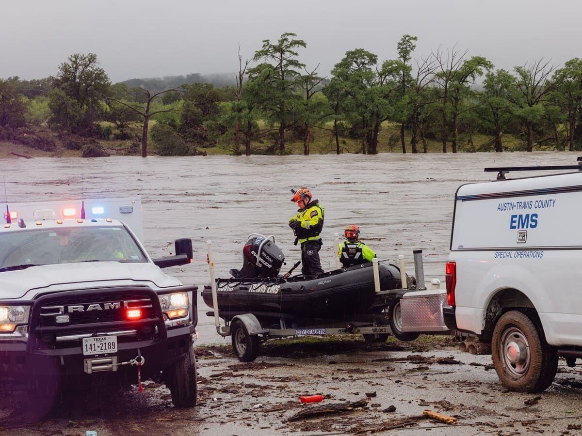 Almeno 24 persone sono morte per un’alluvione in Texas negli Usa -