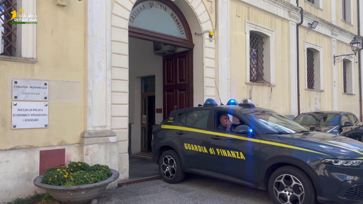 Un primario arrestato a Catanzaro per gestione illecita liste d'attesa - 