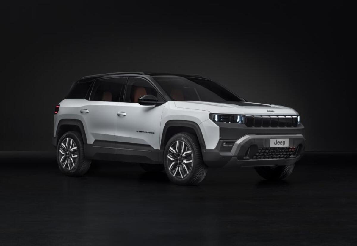 Jeep Compass 4×4, nuovi interni e potenza Trail-Rated - 