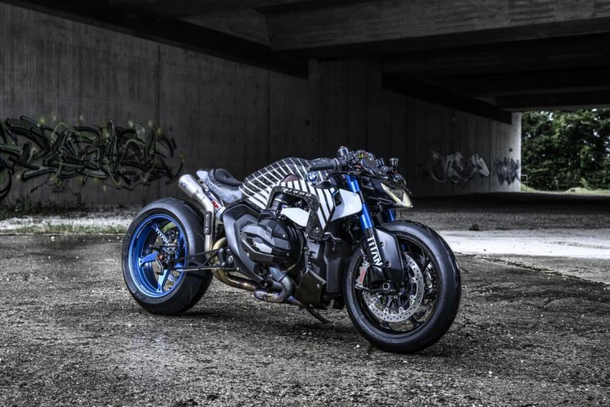 BMW Motorrad presenta la R 1300 R “Titan” - 
