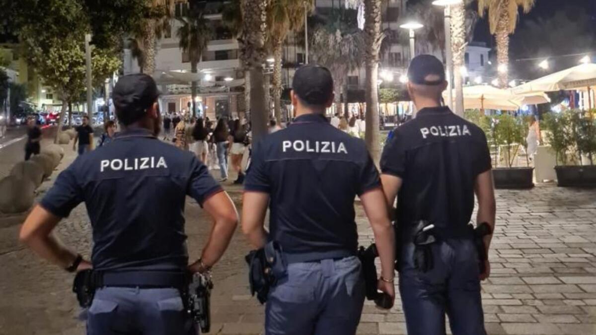 Controlli rafforzati su spiagge e movida: la Polizia di Crotone in campo fino a fine estate -