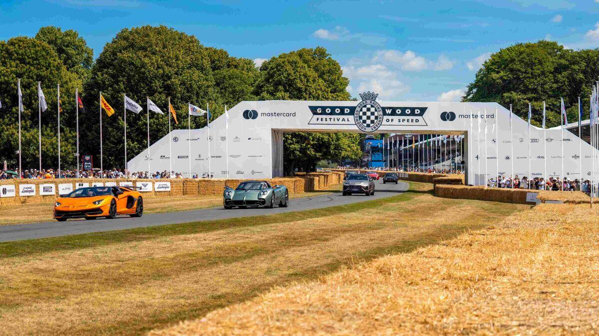 A Goodwood 10.000 cavalli per Pirelli P Zero - 