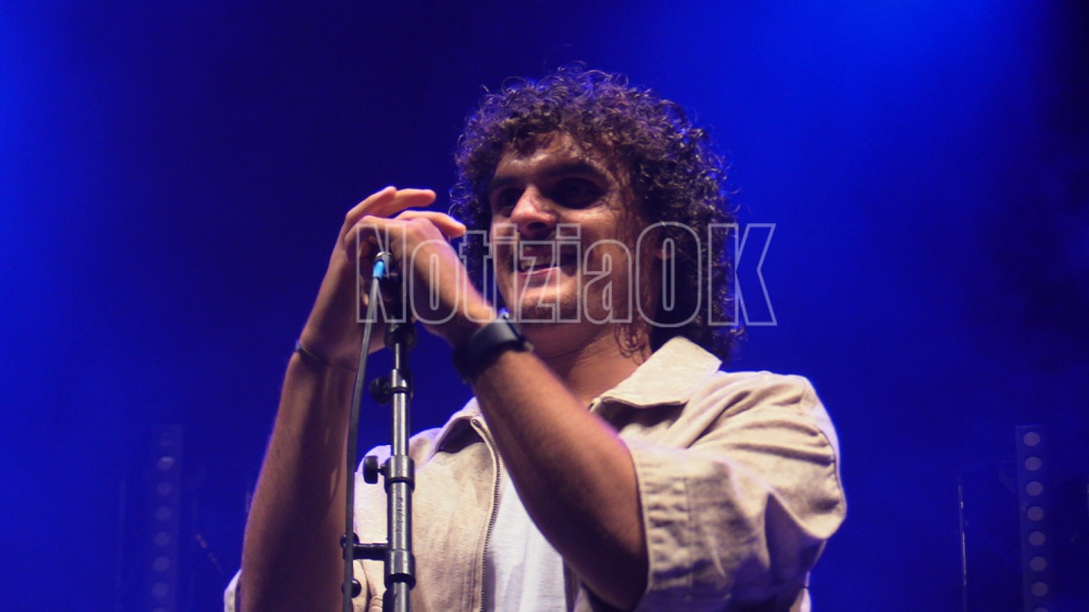 (VIDEO) Bush apre il concerto di Gaia a Crotone: “Un sogno cantare davanti a questa folla” - 