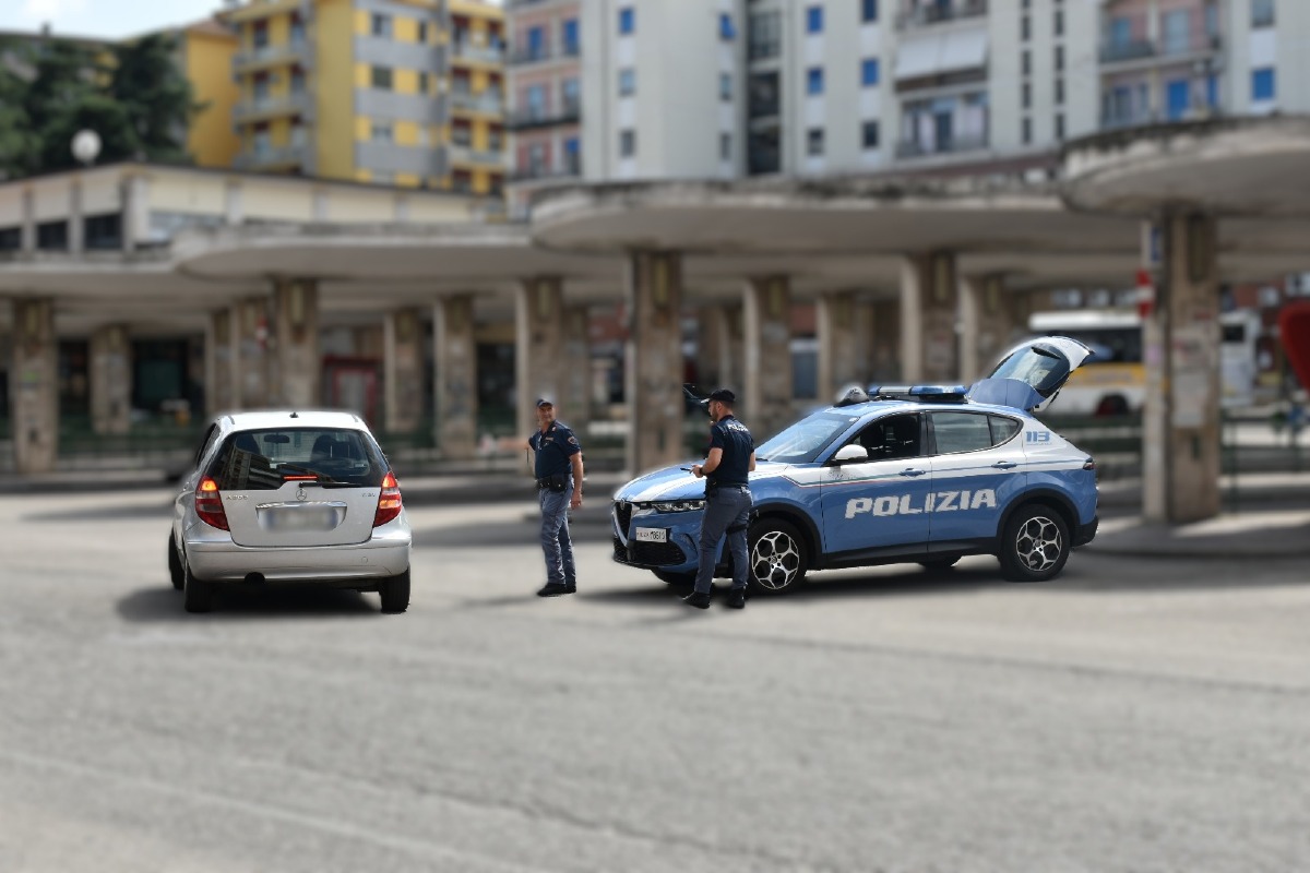Cosenza, intensificati i controlli: tre arresti e oltre 2.700 persone identificate - 