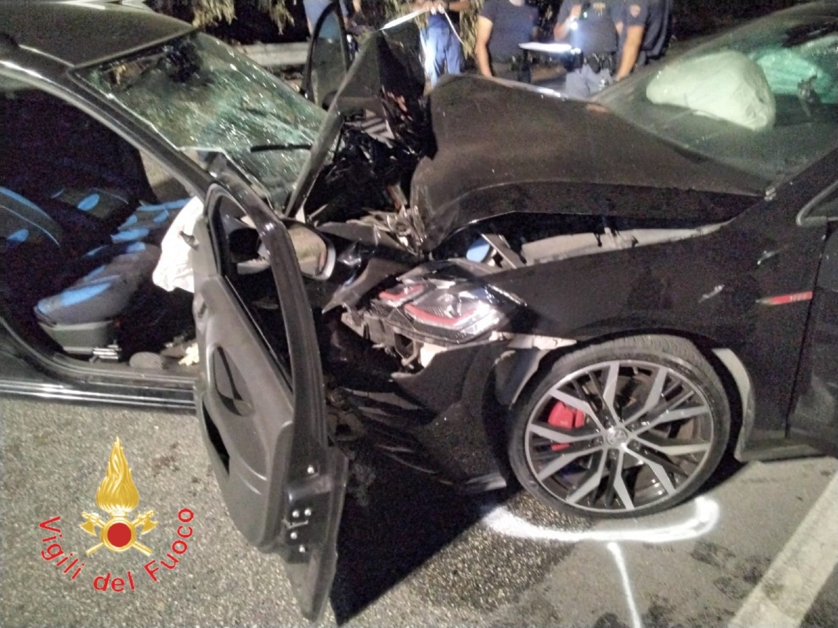 Calabria - Tragico incidente nella notte, muoiono moglie e marito - 