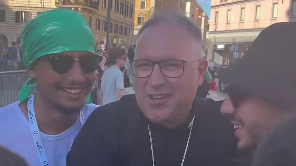 Dal cuore di Crotone a Roma: giovani in pellegrinaggio con il vescovo Torriani - 
