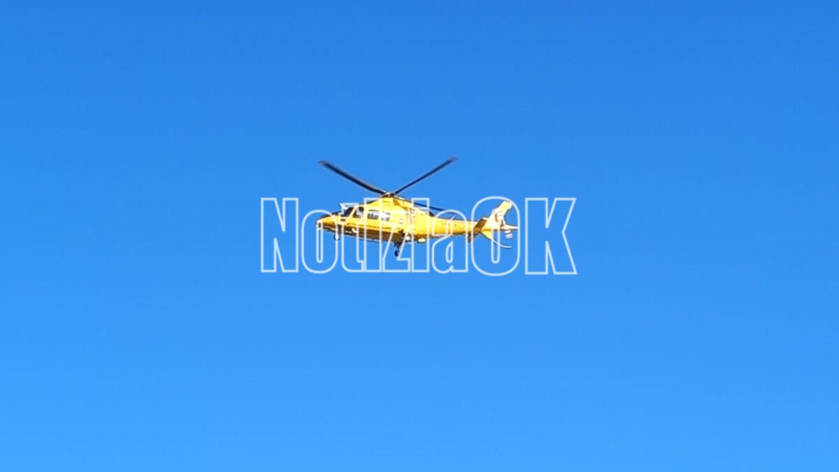 Cancello scorrevole precipita su una donna: grave incidente a Strongoli Marina - 