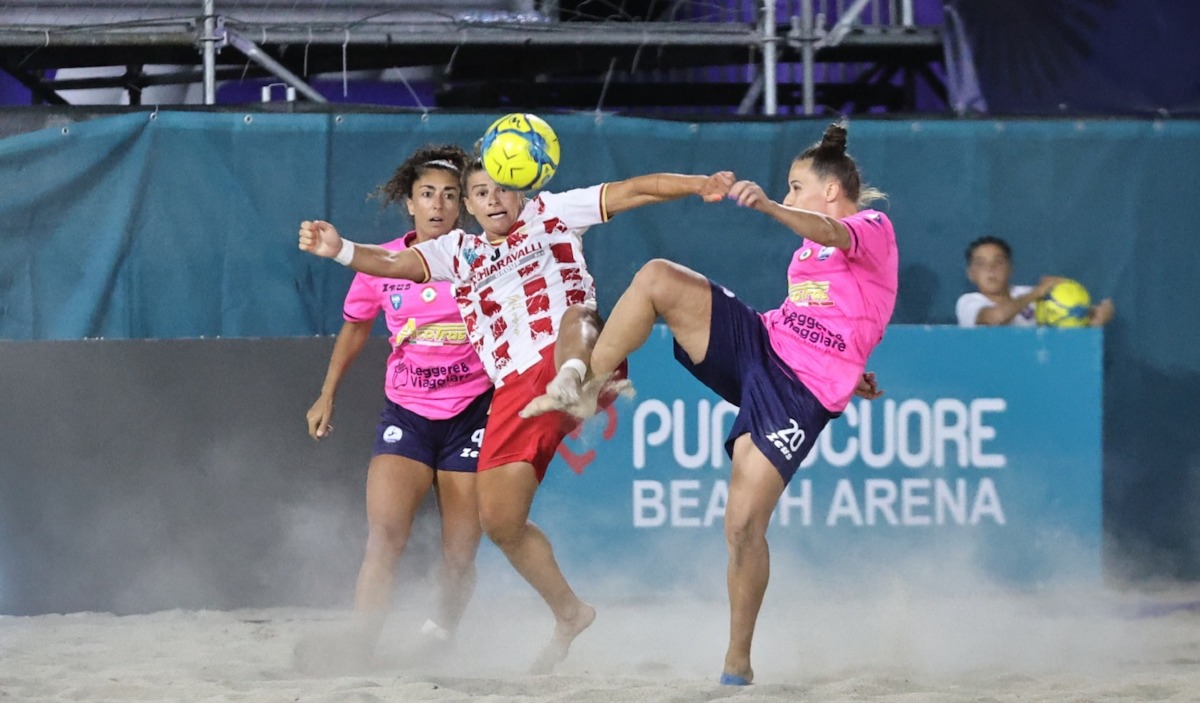 Beach Soccer Femminile Q8: Cagliari campione a Cirò Marina, battuta Lady Terracina 3-2 - 