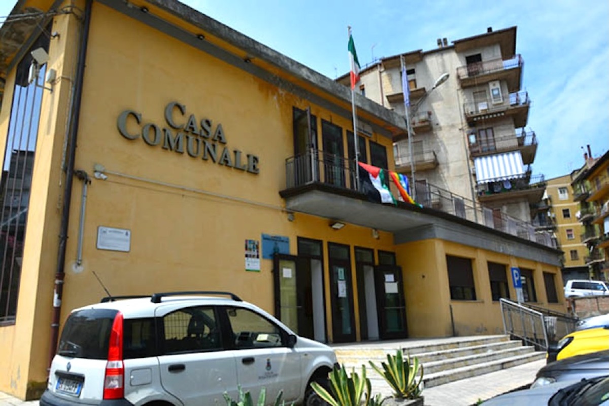 Stabilizzati 9 tirocinanti a Petilia Policastro: contratto a 24 ore grazie a fondi regionali - 