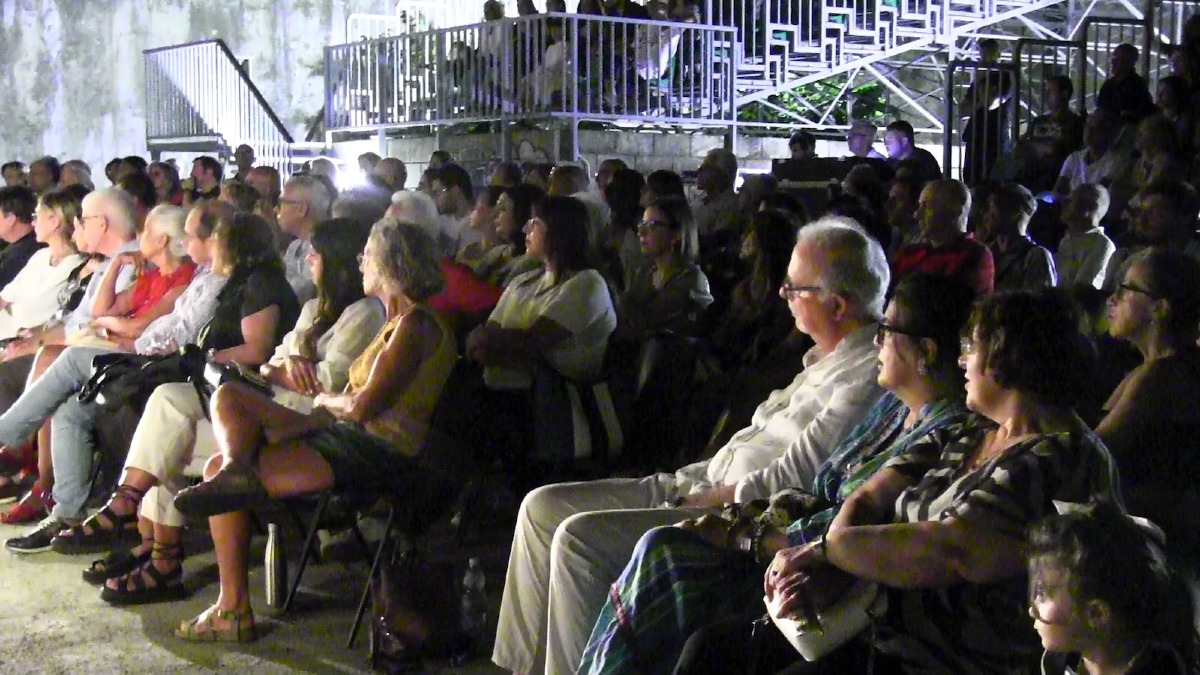 Plauto sotto le stelle: a Crotone va in scena l’“Aulularia” nella Villa Comunale -