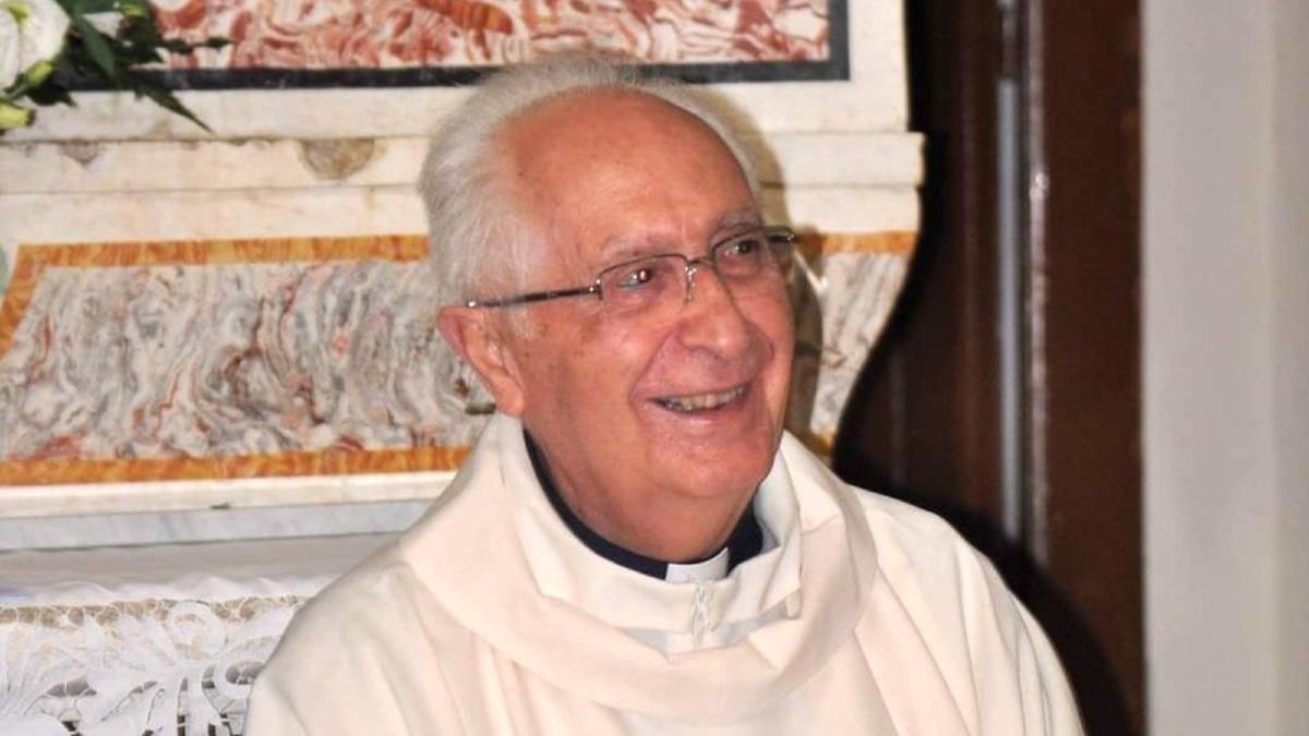 Addio a Monsignor Silvio Renne, sacerdote amato e punto di riferimento per Cassano All'Ionio - 