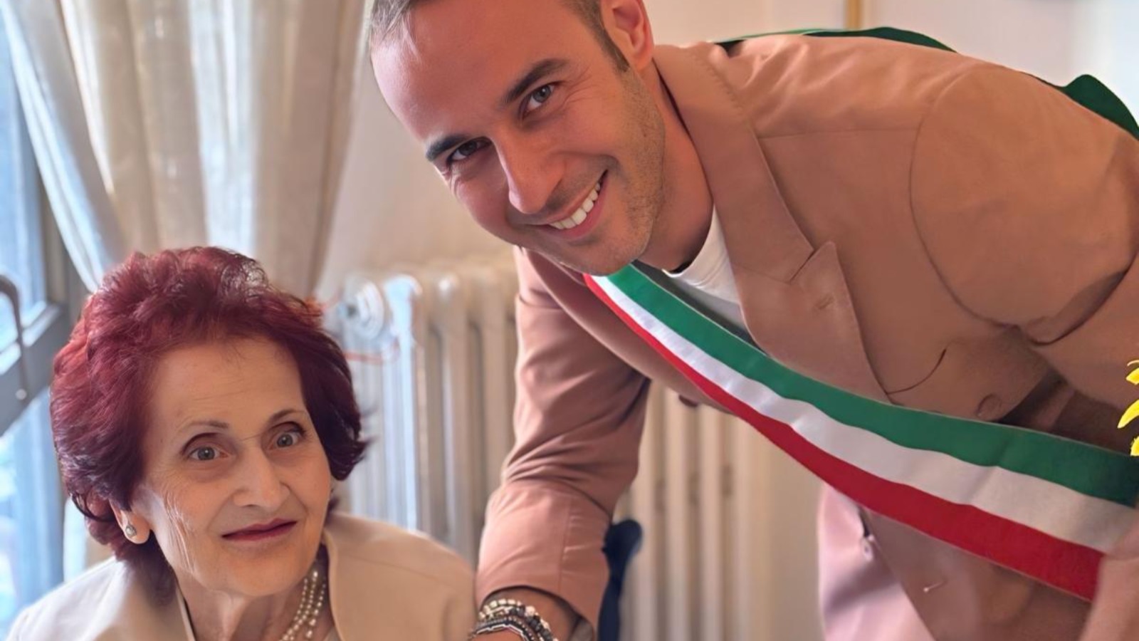 Cosenza celebra i 100 anni della signora Maria Maddalena Quinto: una vita tra treni, amore e famiglia - Signora Maria 100 anni Cosenza - US